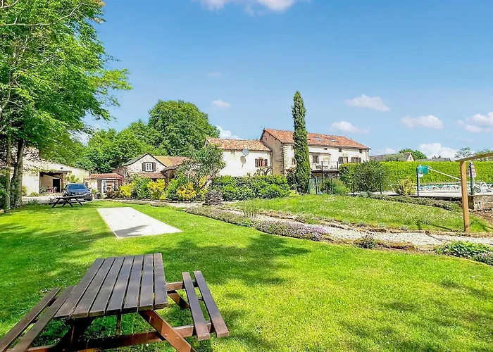 3 Bedroom Amazing In بيت للعطل