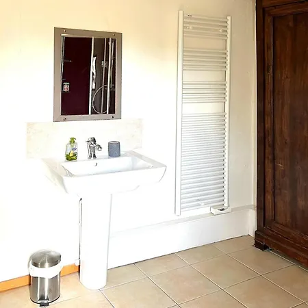 Casa de Férias 3 Bedroom Amazing Home In Jouqueviel *