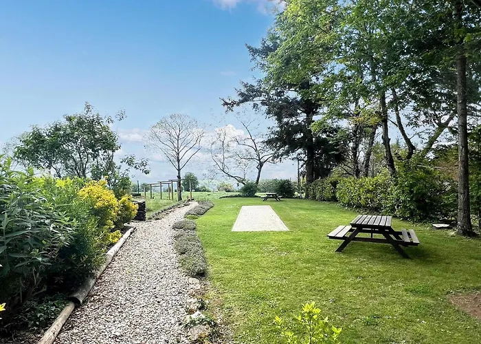 Casa vacanze 3 Bedroom Amazing In Jouqueviel